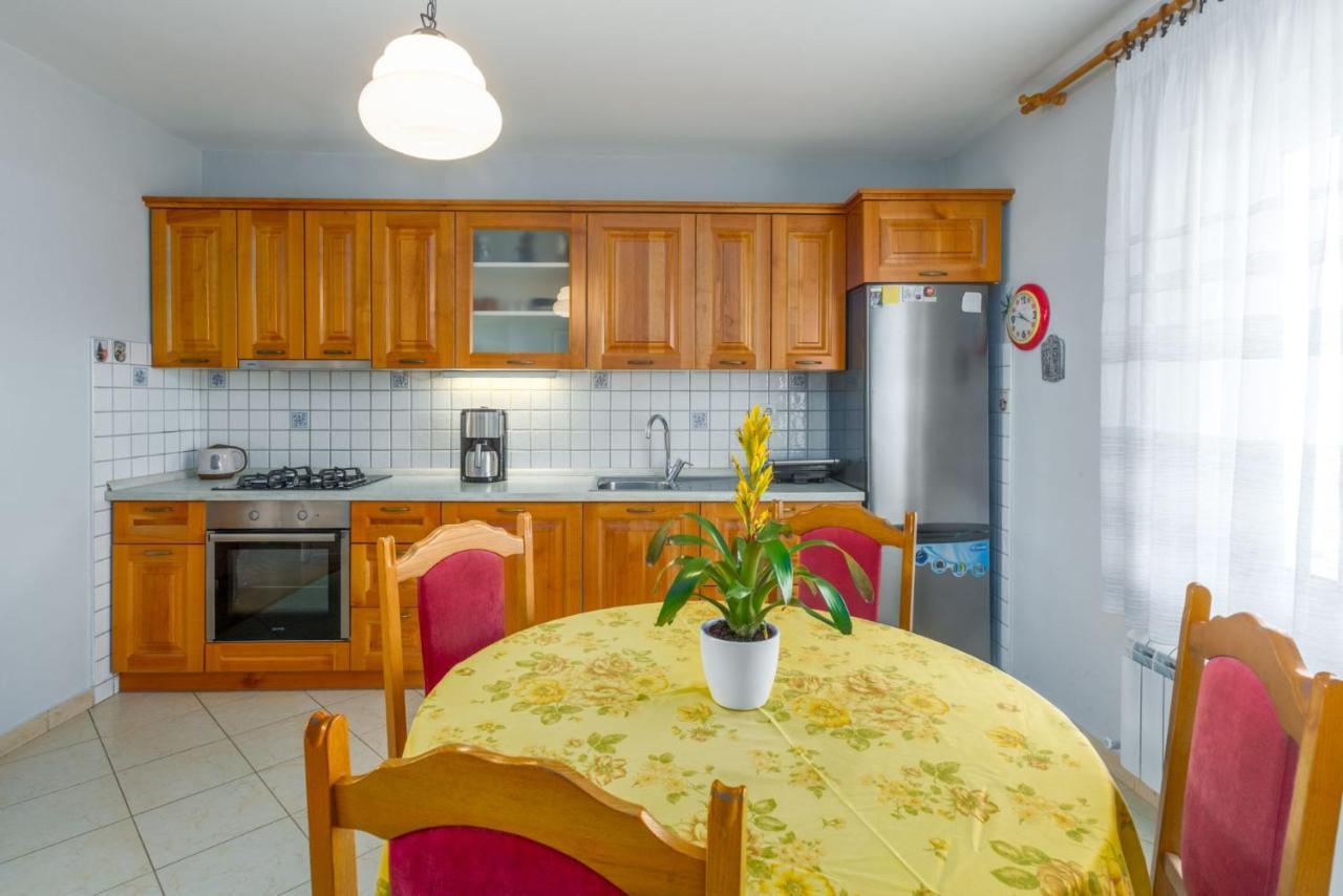 Lovely House Lindi In 波雷奇 外观 照片